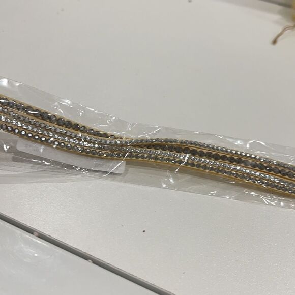 FOUR STRAND yellow khaki rhinestone bracelet! - Picture 6 of 6